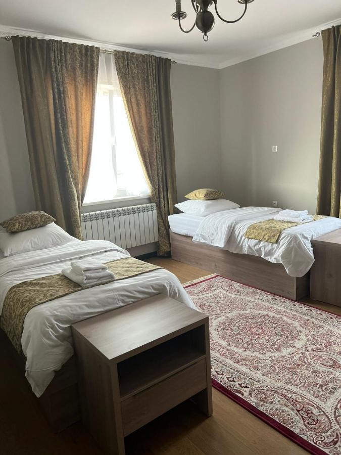 Green Town Hotel Шымкент Экстерьер фото